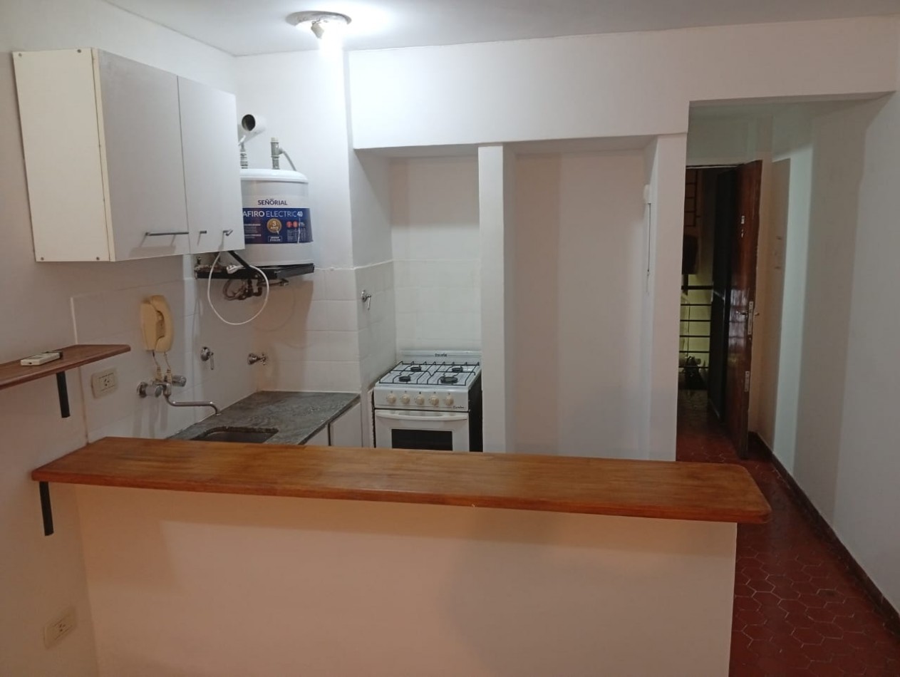 3 de Febrero al 700, hermoso monoambiente centrico, excelente zona.