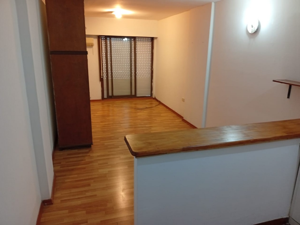3 de Febrero al 700, hermoso monoambiente centrico, excelente zona.