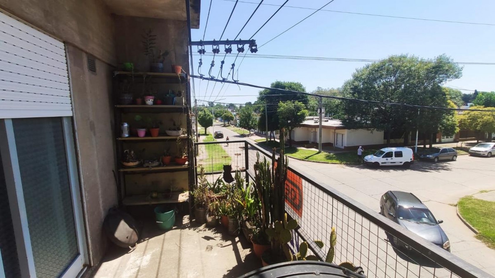 Capitan Bermudez, Laprida al 100, local comercial y departamento 3 dormitorios.