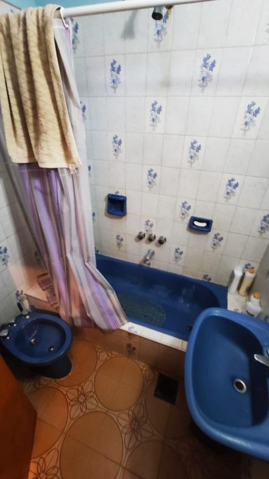 Capitan Bermudez, Laprida al 100, local comercial y departamento 3 dormitorios.