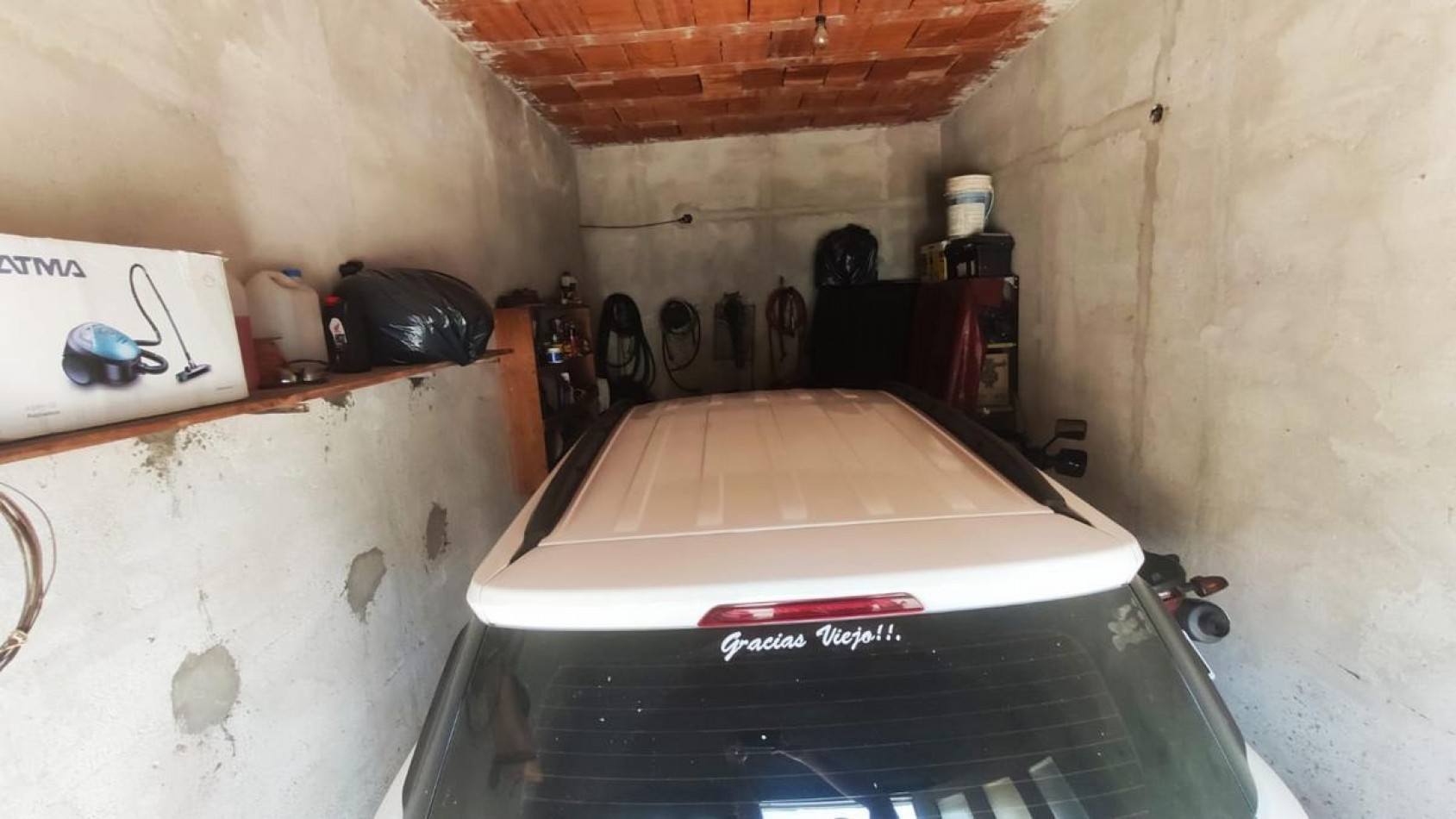 Capitan Bermudez, Laprida al 100, local comercial y departamento 3 dormitorios.