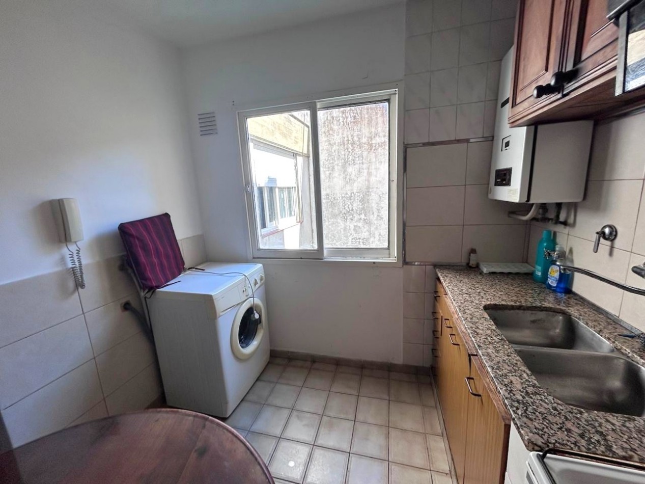 Urquiza 3500, departamento dos dormitorios, amueblado, balcon amplio, contrafrente. 