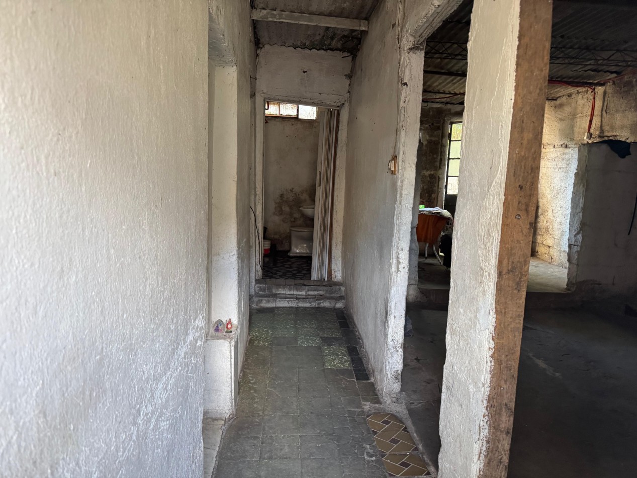 Sugasti 3400, a reciclar, un dormitorio mas comodin, fondo libre.133 m2 de lote.