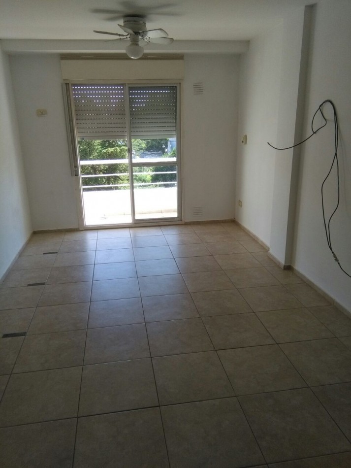 La Paz 100, departamento monoambiente, excelente zona