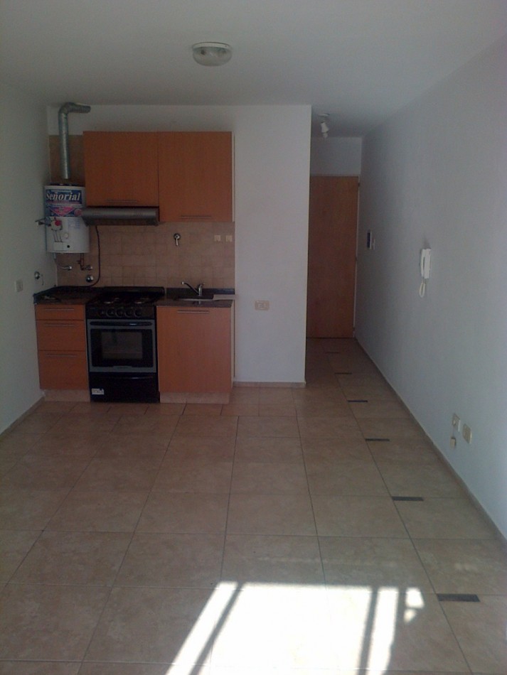 La Paz 100, departamento monoambiente, excelente zona