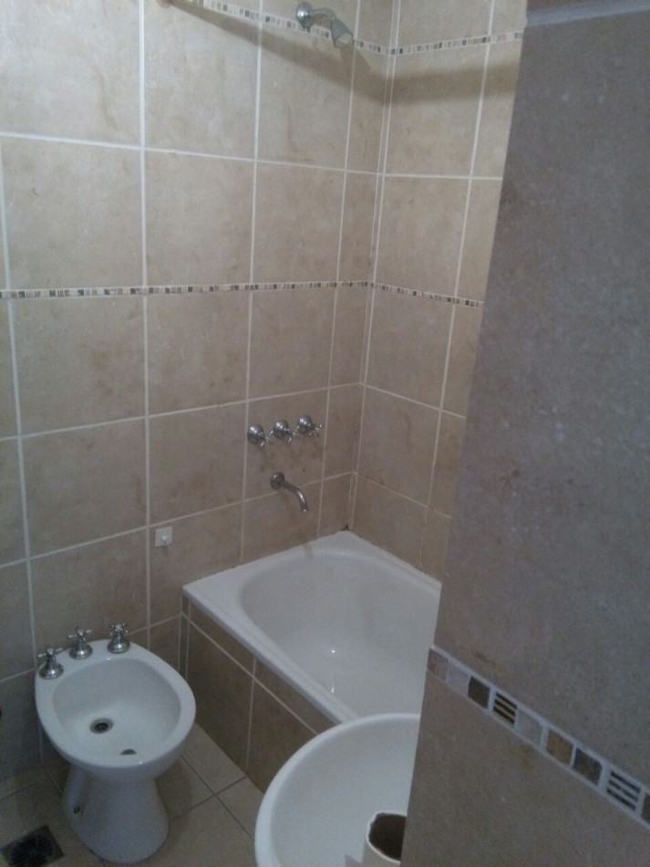 La Paz 100, departamento monoambiente, excelente zona