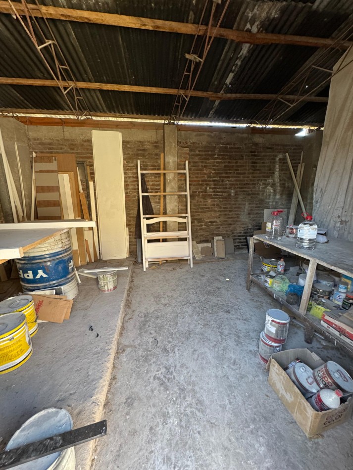 Sanchez Bustamante 2700, amplio terreno con galpon de 300 m2