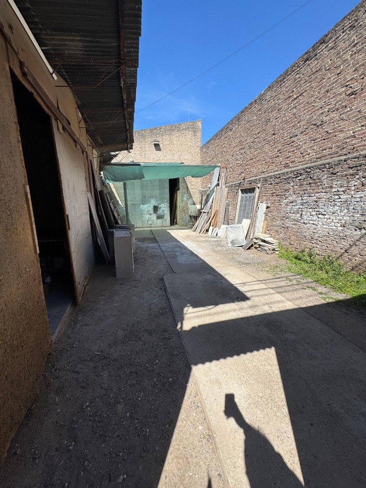 Sanchez Bustamante 2700, amplio terreno con galpon de 300 m2