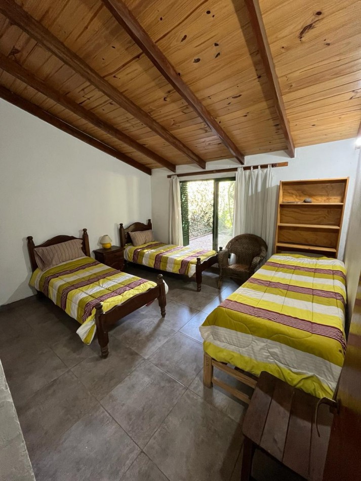  Casa en Venta - Calle Colombia al 100, Roldan, 1200 m2 terreno.