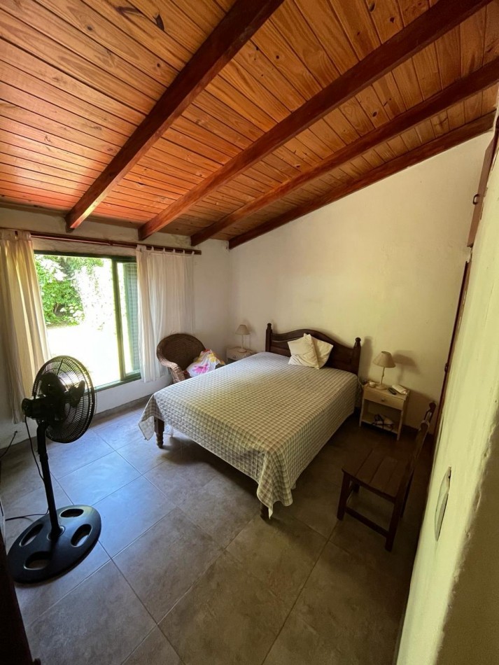  Casa en Venta - Calle Colombia al 100, Roldan, 1200 m2 terreno.