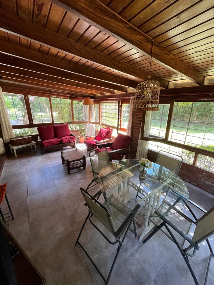  Casa en Venta - Calle Colombia al 100, Roldan, 1200 m2 terreno.