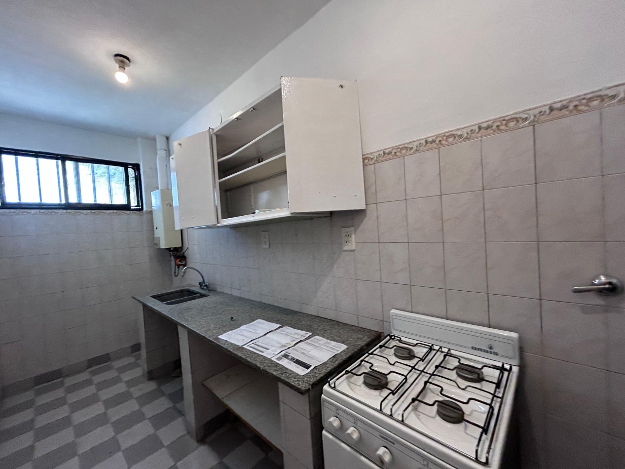 Primero de Mayo 2900 ( cortada biblioteca vigil 400 ) dos dormitorios, patio/cochera. 