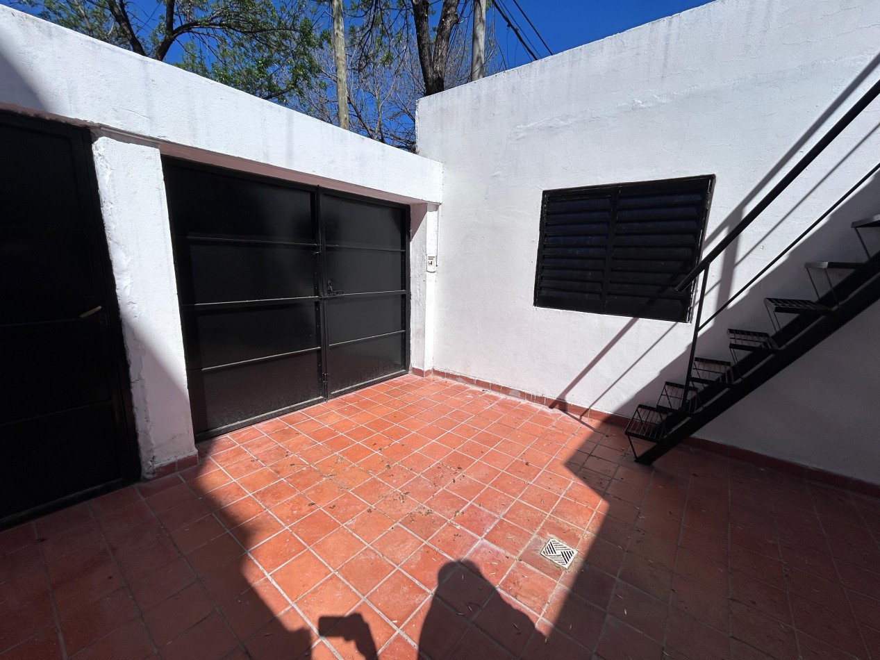 Primero de Mayo 2900 ( cortada biblioteca vigil 400 ) dos dormitorios, patio/cochera. 