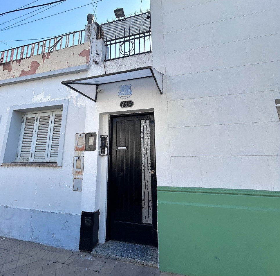 Estrada 600, depto interno, dos dormitorios amplios, ubicado en el corazon de Arroyito Rio, Rosario.