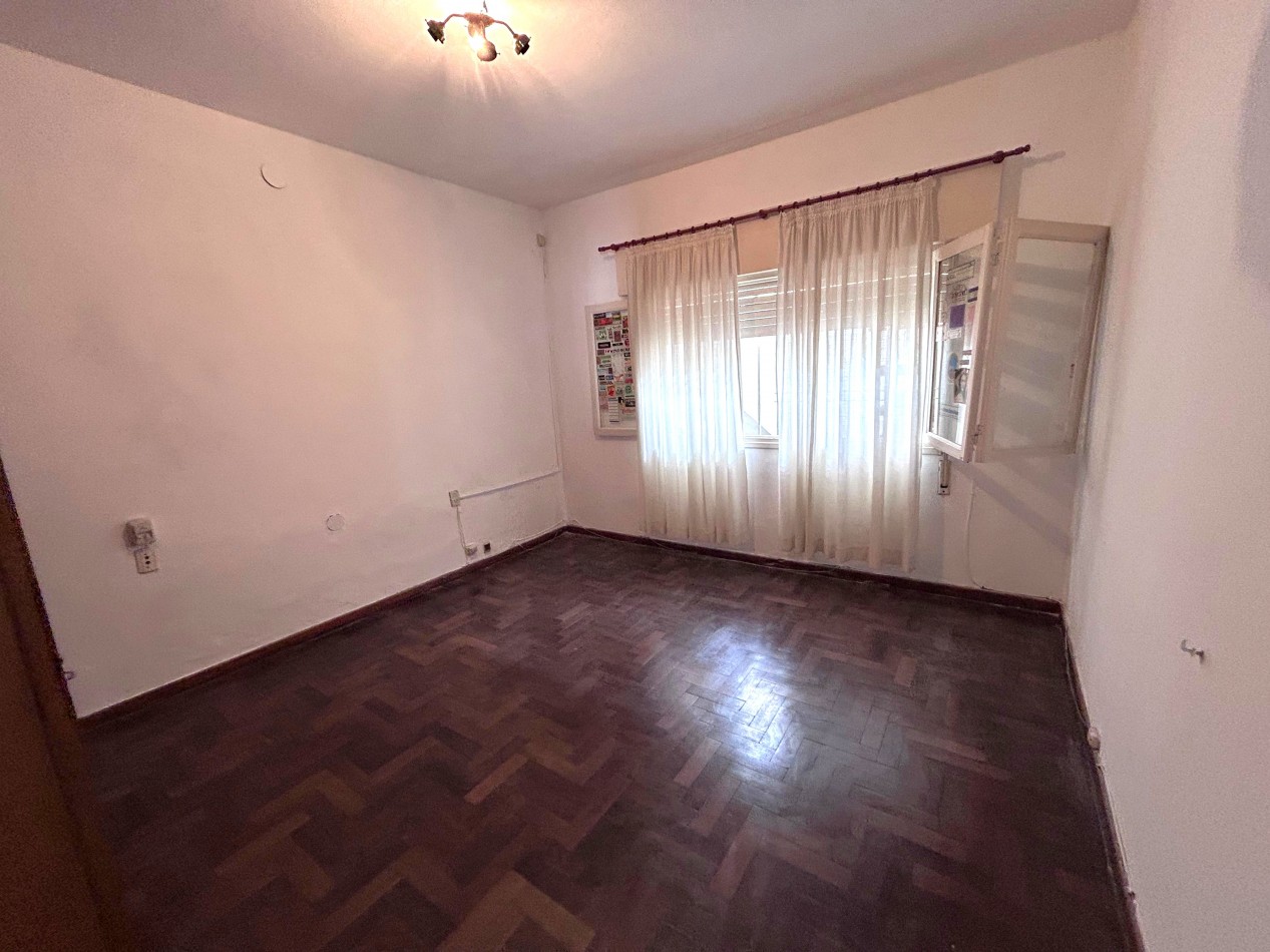 Estrada 600, depto interno, dos dormitorios amplios, ubicado en el corazon de Arroyito Rio, Rosario.
