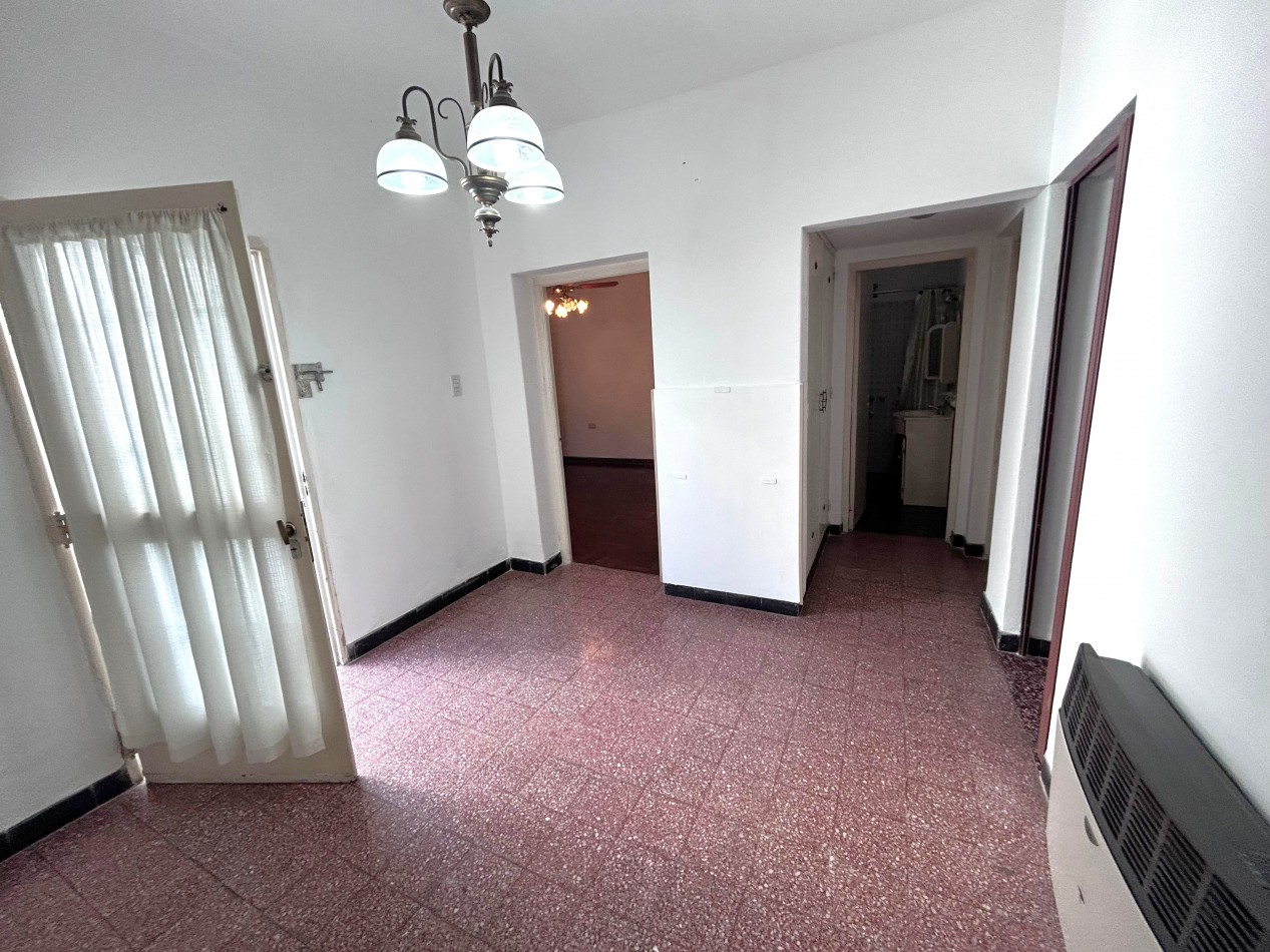 Estrada 600, depto interno, dos dormitorios amplios, ubicado en el corazon de Arroyito Rio, Rosario.