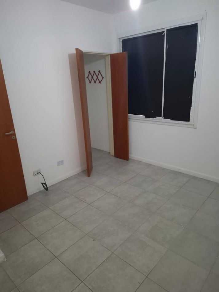 Blas Pareras 883, piso 3, de escalera, Duplex en venta - Granadero Baigorria  