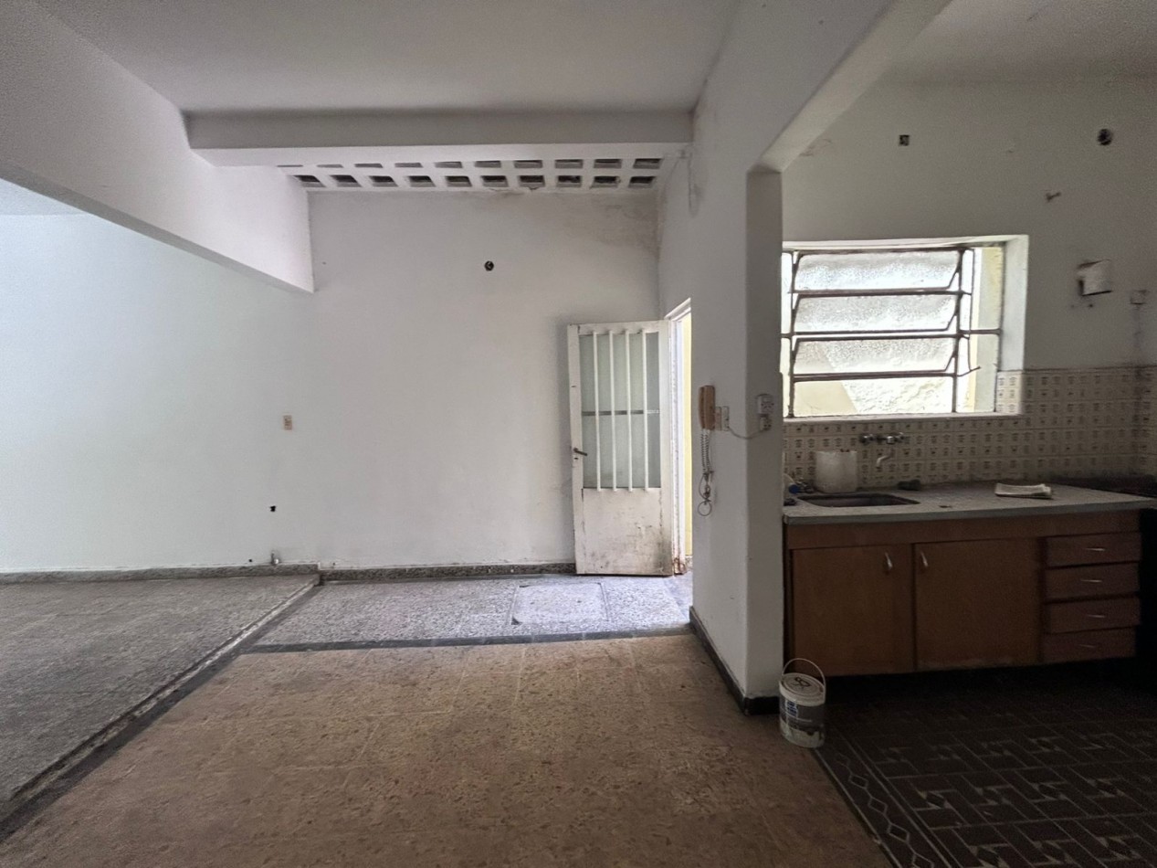 Virasoro 1700, propiedad interna unica de dos dormitorios.