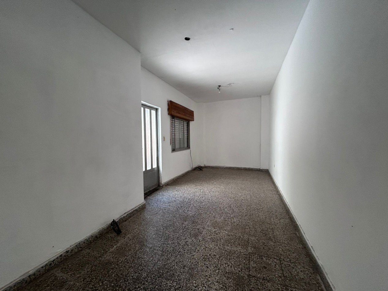 Virasoro 1700, propiedad interna unica de dos dormitorios.