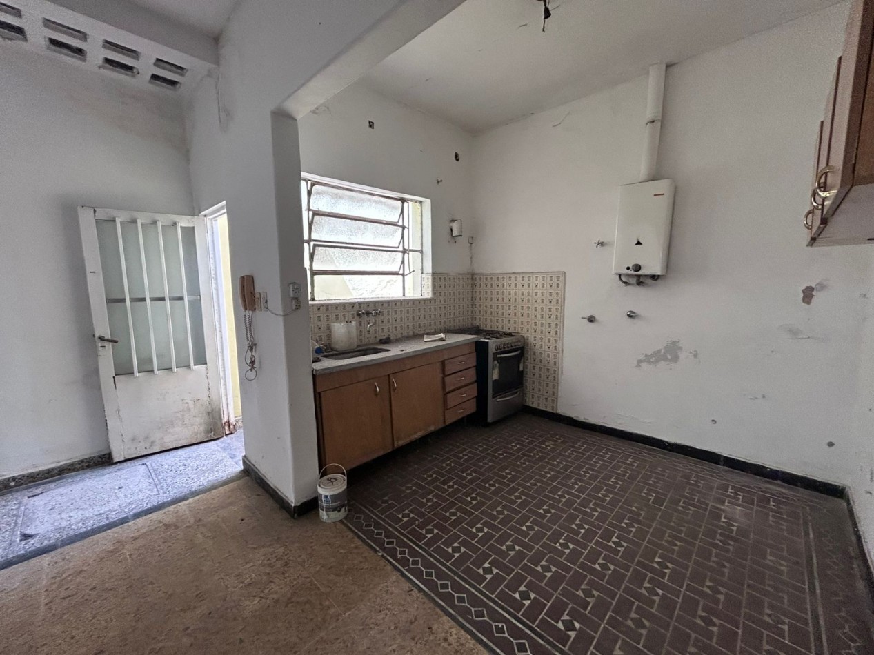 Virasoro 1700, propiedad interna unica de dos dormitorios.