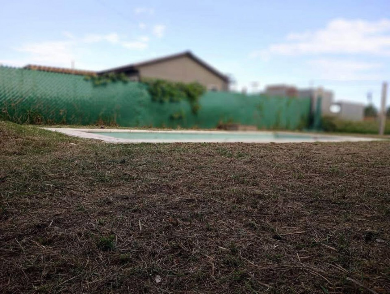 La Carolina, terreno de 300 m2, Pileta y Tapial construido.
