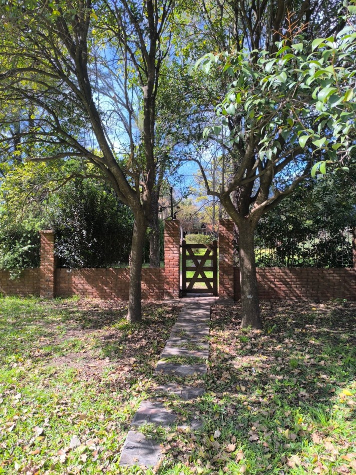 Villa Elvira, Timbues, 1150 m2, hermosa propiedad 4 dormitorios, pileta. 