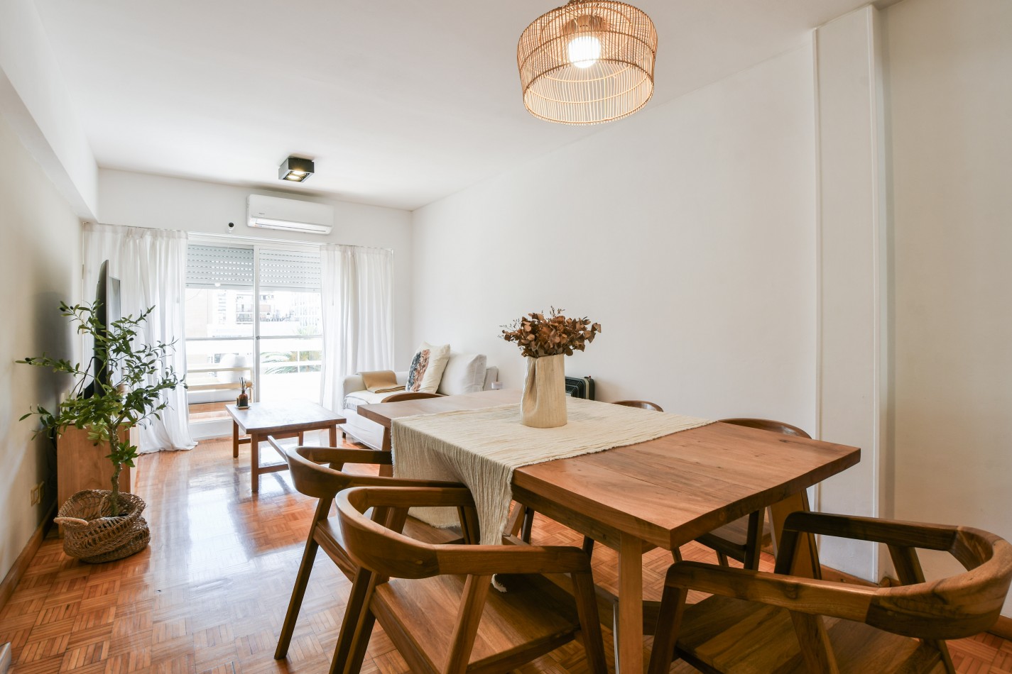 Primero de mayo 900, 3 dormitorios, piso exclusivo. A metros del Monumento.