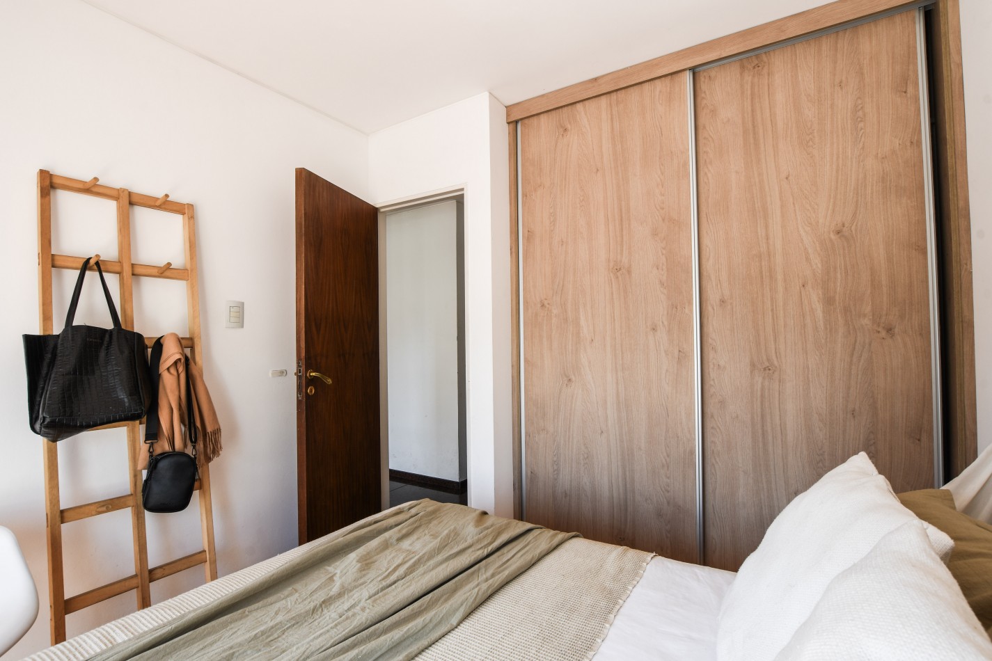 Primero de mayo 900, 3 dormitorios, piso exclusivo. A metros del Monumento.