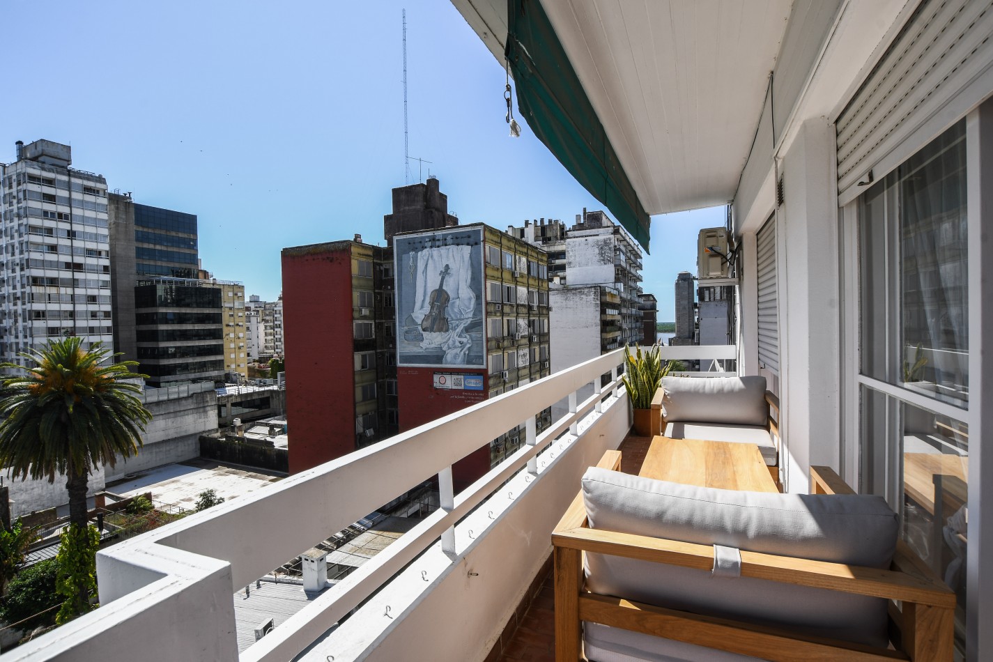 Primero de mayo 900, 3 dormitorios, piso exclusivo. A metros del Monumento.