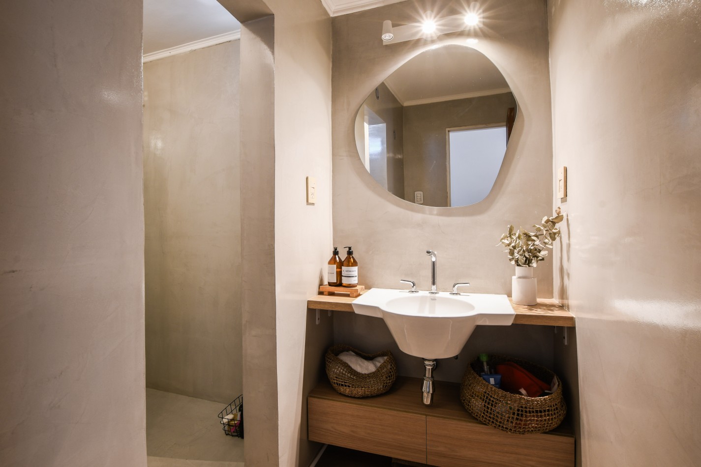 Primero de mayo 900, 3 dormitorios, piso exclusivo. A metros del Monumento.