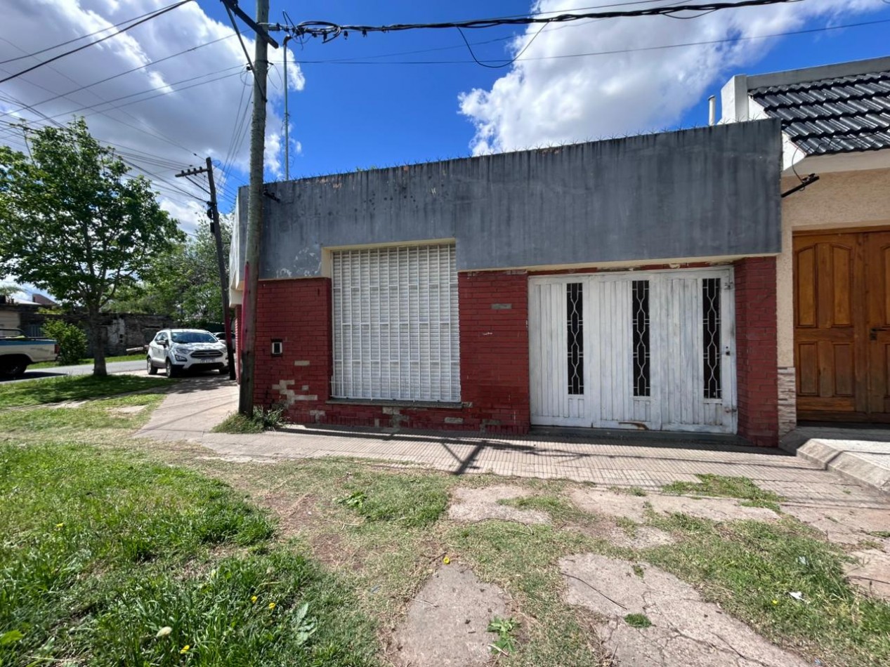 Pte Quintana 3600, 4 dormitorios + local comercial amplio.