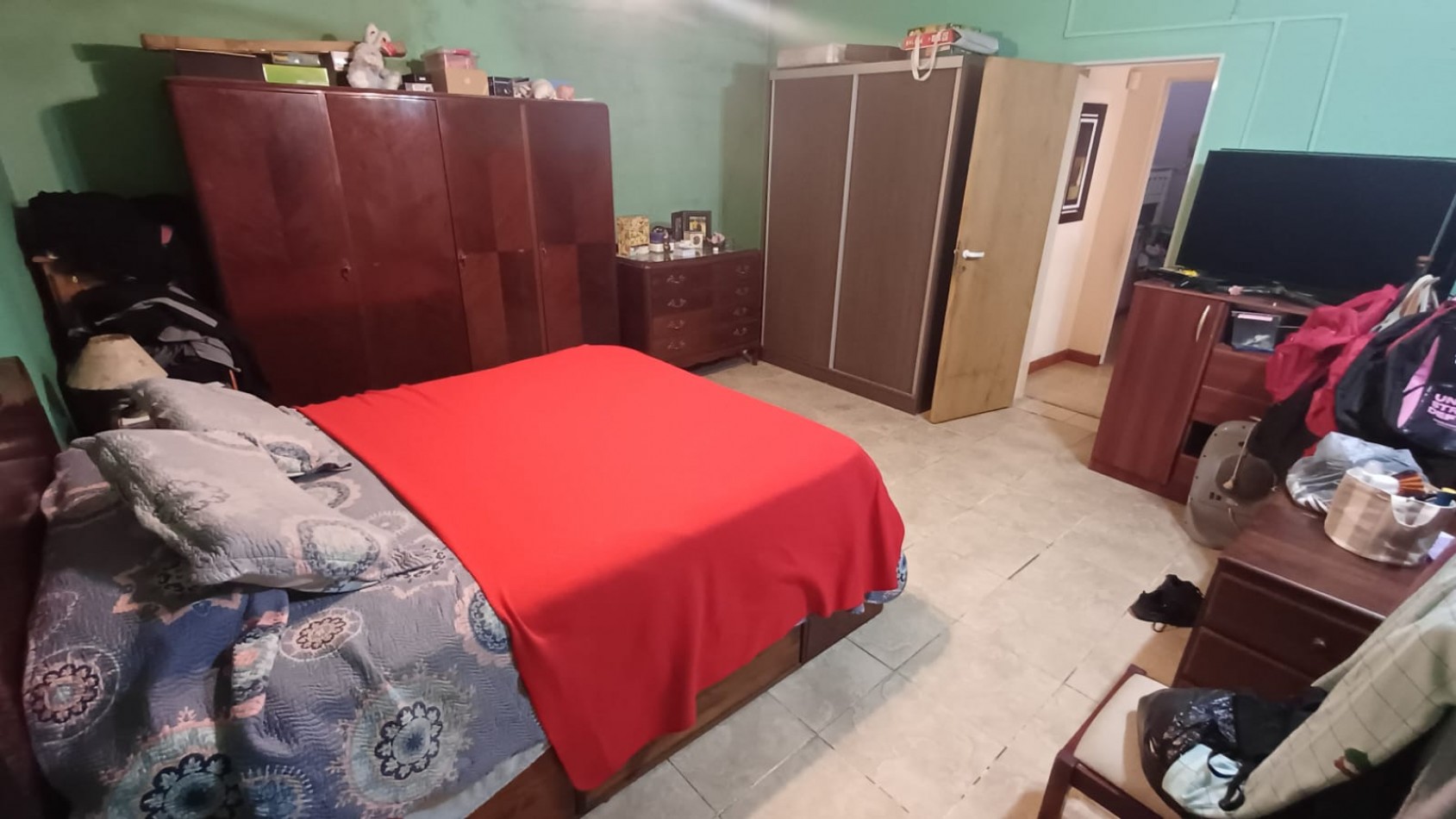 Marsella 5500, 3 dormitorios, patio, cochera doble.