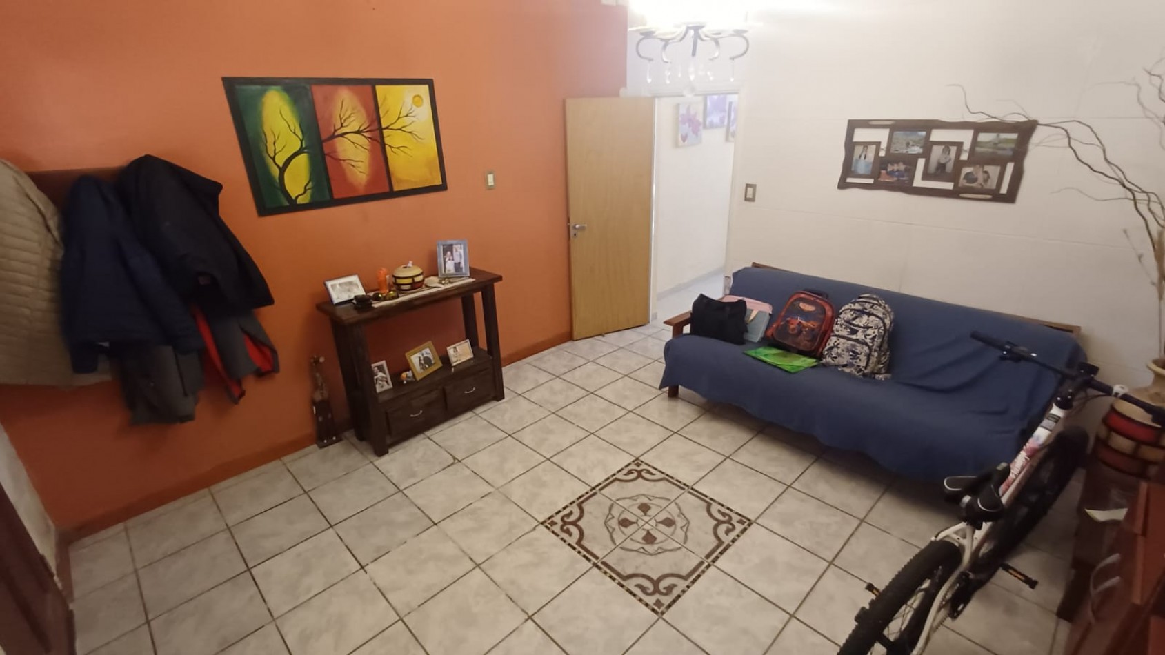 Marsella 5500, 3 dormitorios, patio, cochera doble.