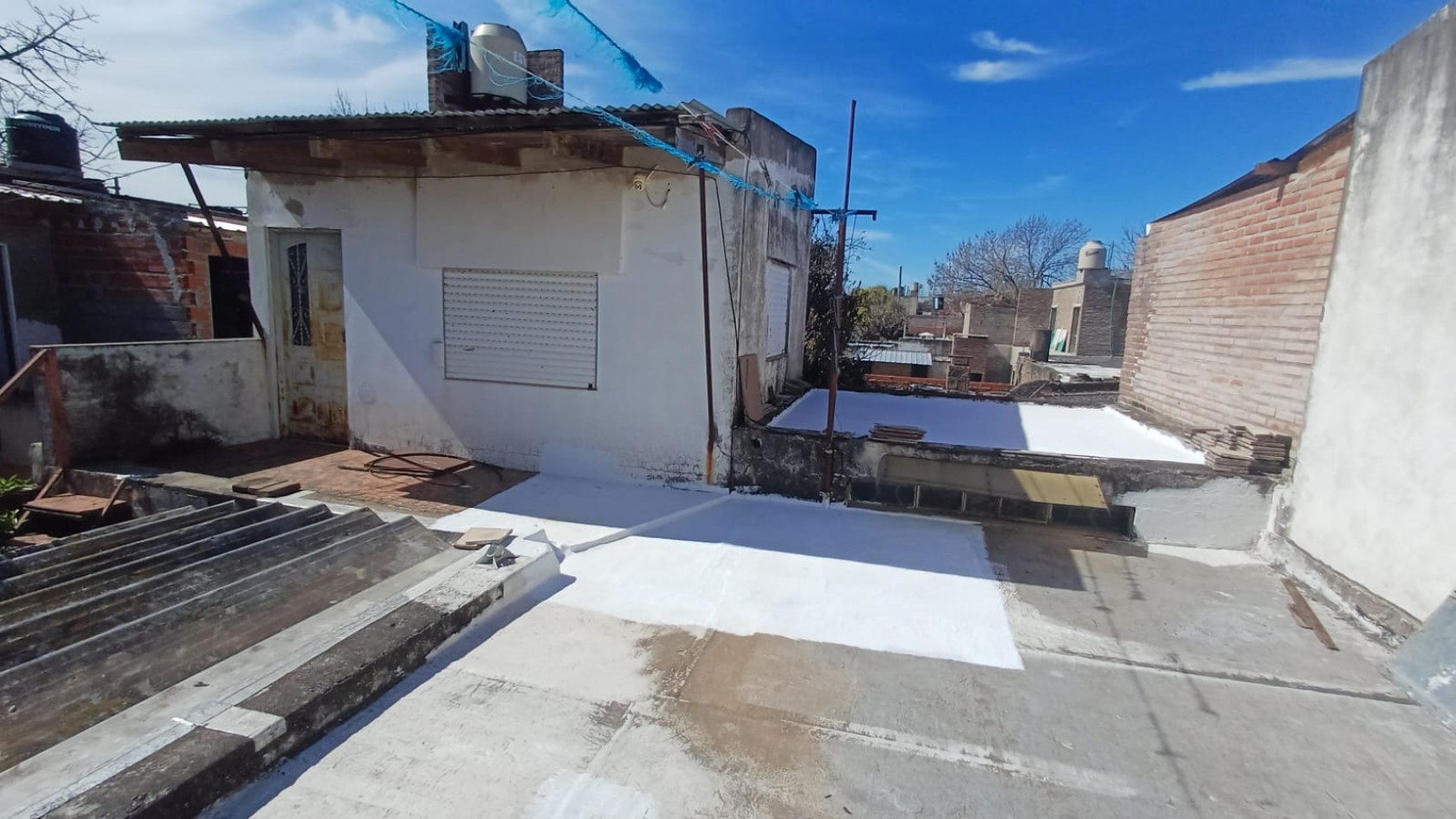 Marsella 5500, 3 dormitorios, patio, cochera doble.