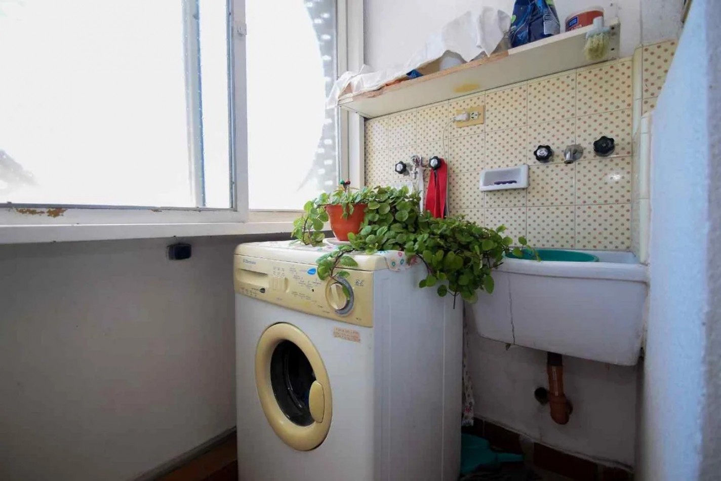 Zeballos 1900, excelente ubicacion, zona centro, dos dormitorios.