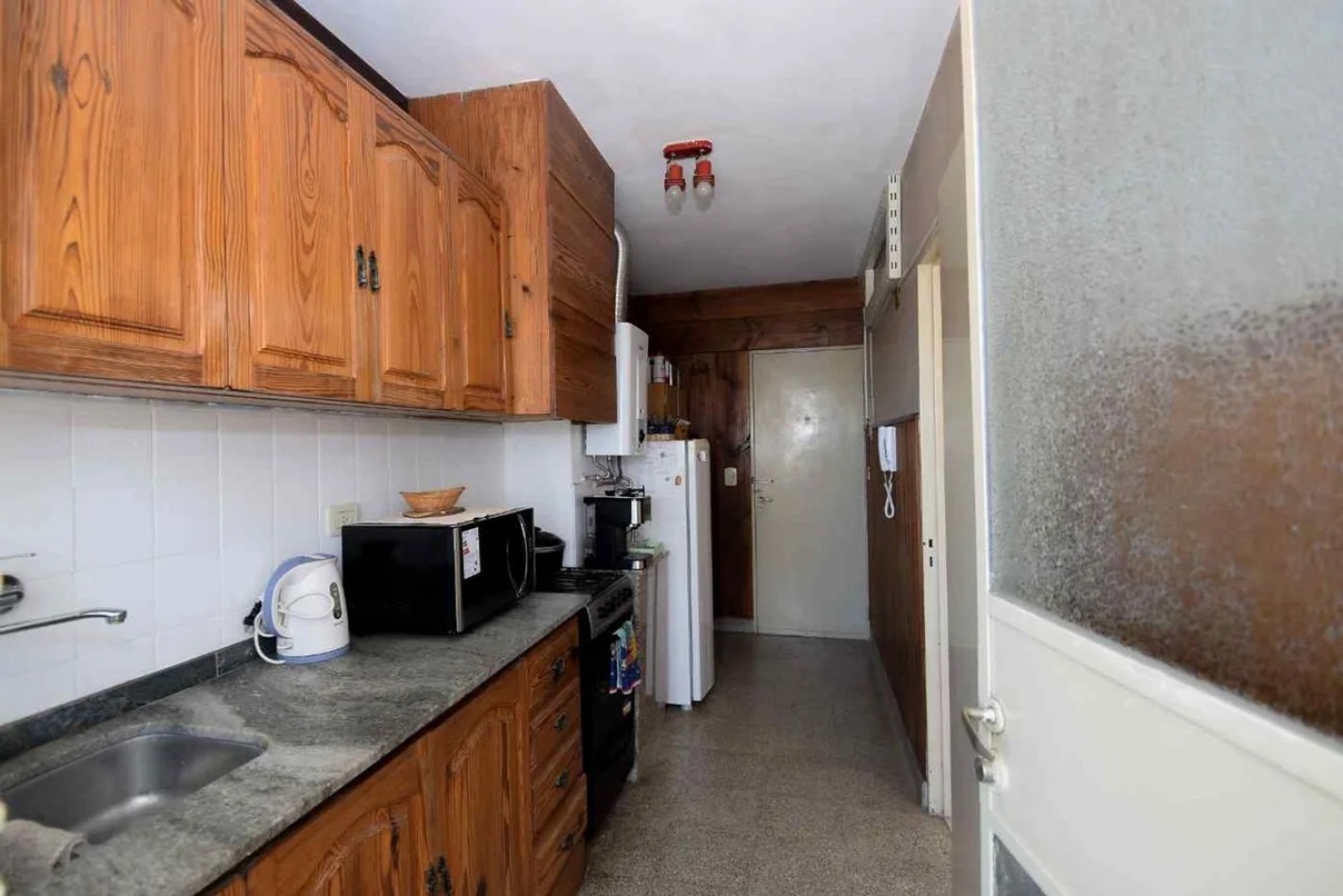 Zeballos 1900, excelente ubicacion, zona centro, dos dormitorios.