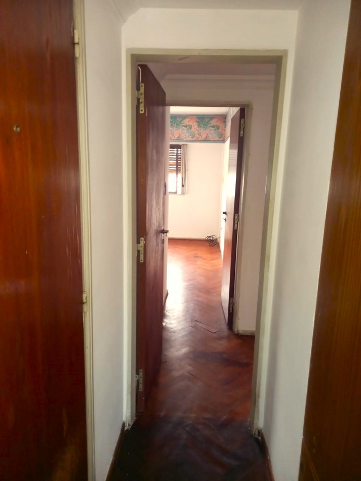 Cochabamba 1700, departamento de 2 dormitorios, con cochera y baulera, excelente zona.