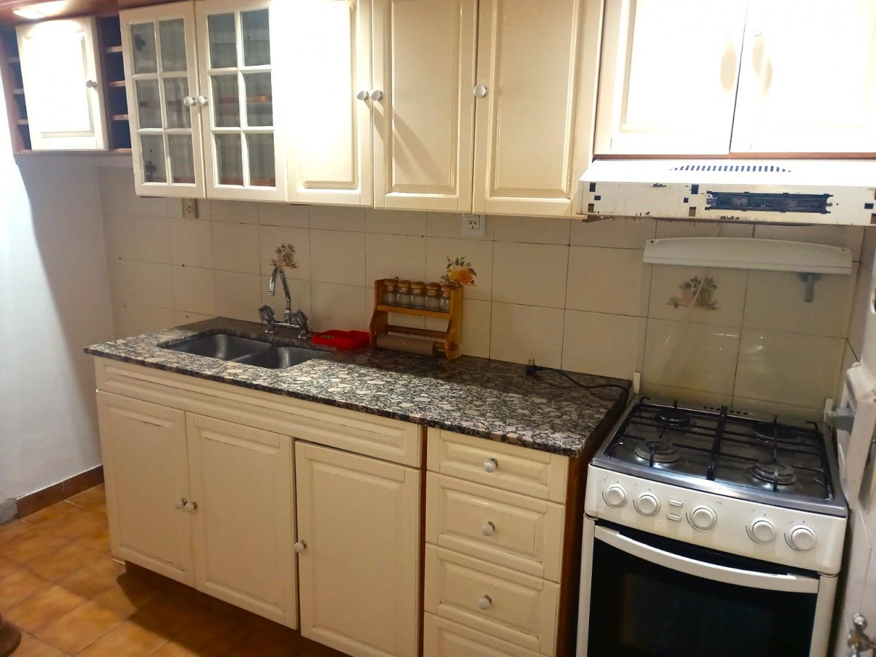 Cochabamba 1700, departamento de 2 dormitorios, con cochera y baulera, excelente zona.