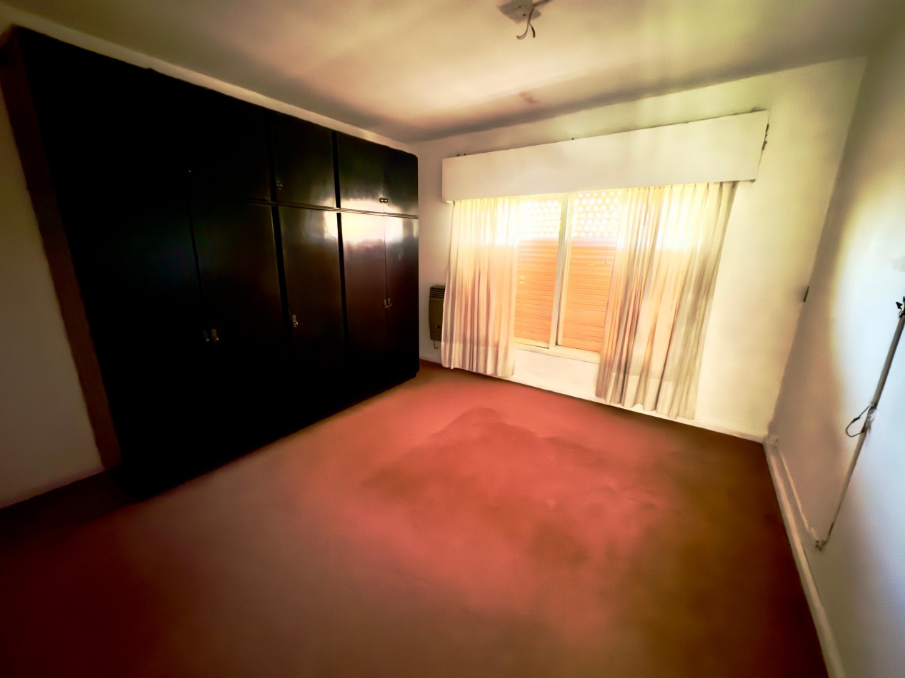 Los Aromos 300, Baigorria, casa 3 dormitorios, mas departamento. Excelente estado, 300 m2.