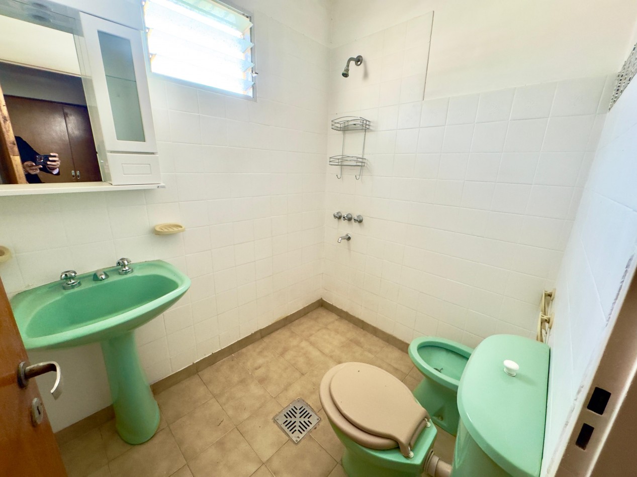 Los Aromos 300, Baigorria, casa 3 dormitorios, mas departamento. Excelente estado, 300 m2.