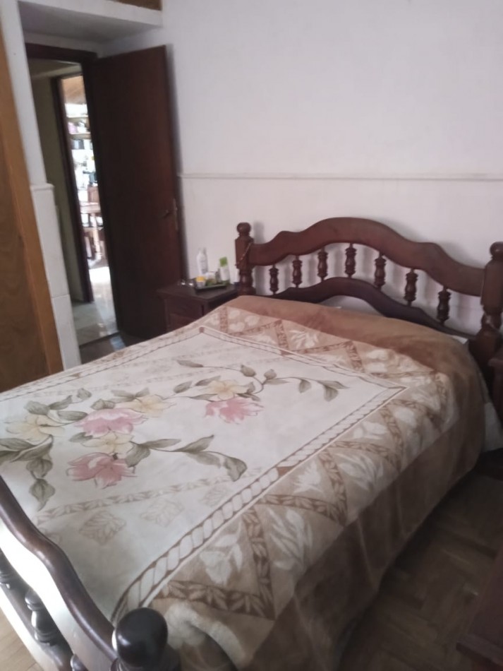 Tte Agneta 1900, casa 3 dormitorios, mas departamento.