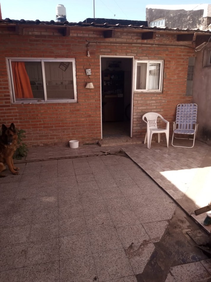 Tte Agneta 1900, casa 3 dormitorios, mas departamento.