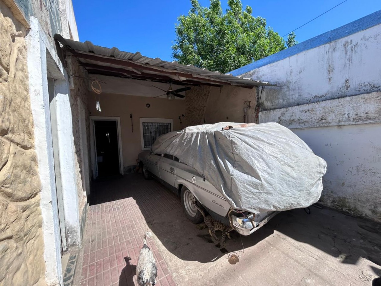 Fray Luis Beltran, Maipu 2200, casa 3 dormitorios + dos departamentos independientes.