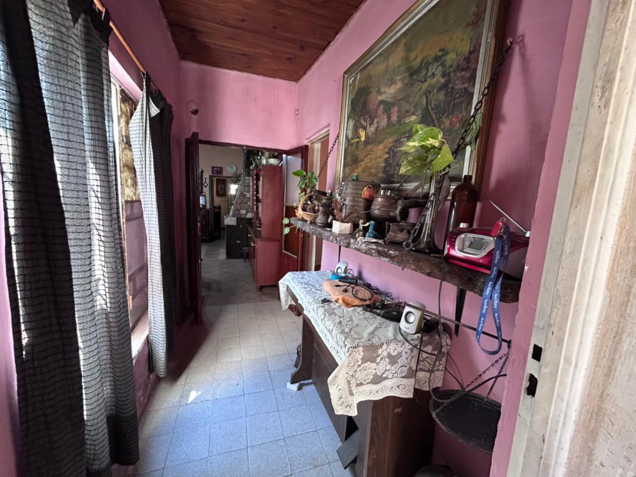 Fray Luis Beltran, Maipu 2200, casa 3 dormitorios + dos departamentos independientes.