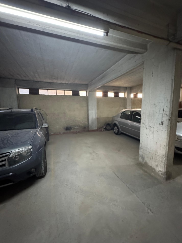 Callao 1300, dos dormitorios, cochera, contrafrente.