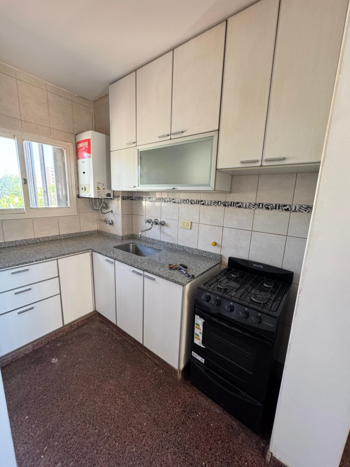 Callao 1300, dos dormitorios, cochera, contrafrente.