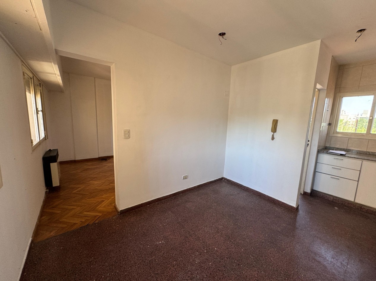 Callao 1300, dos dormitorios, cochera, contrafrente.