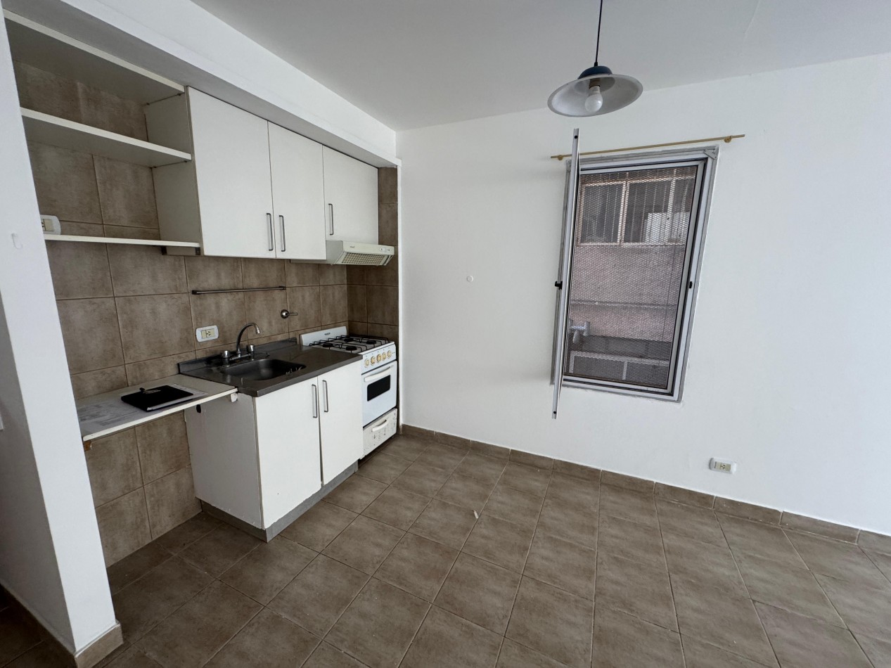 Monoambiente en Corrientes 1200 - Piso 6, alquiler. 