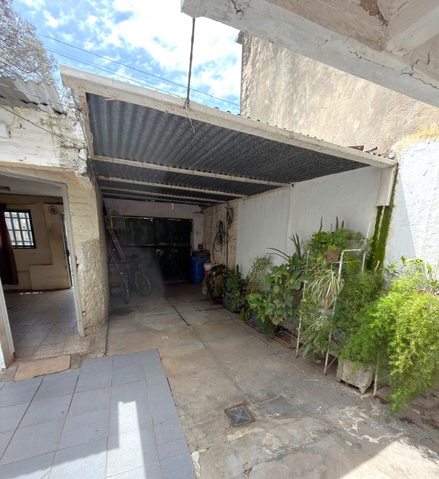 Patricios 600, casa 3 dormitorios, + local comercial.