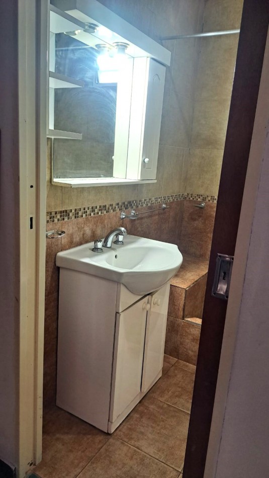 La Carolina, el Viraro al 6100, casa amplia de 3 dormitorios, quincho, pileta y patio.